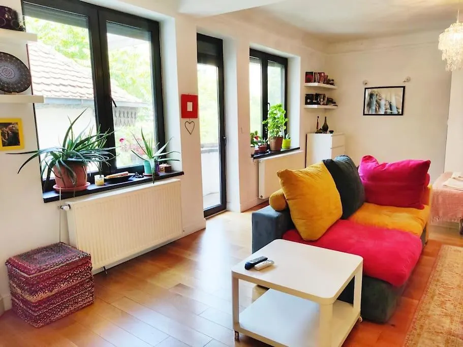 Old Town Bohemian Studio With Garden View Balcony بوخارست رومانيا