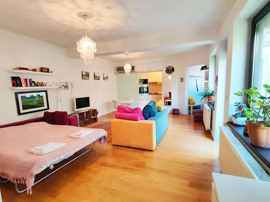 شقة Old Town Bohemian Studio With Garden View Balcony بوخارست