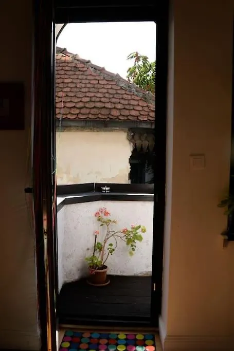 شقة Old Town Bohemian Studio With Garden View Balcony بوخارست
