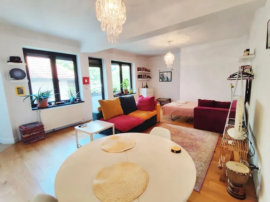 Old Town Bohemian Studio With Garden View Balcony بوخارست 0*,